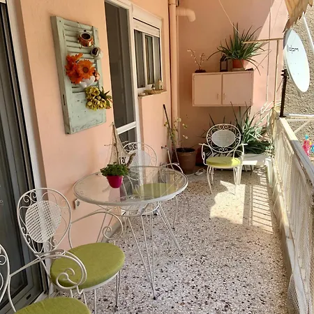Διαμέρισμα Katia Sea View Apartment! Αντίκυρα